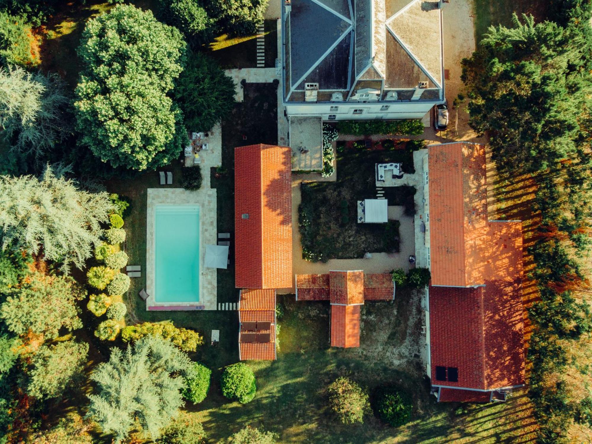 Villa Entiere Du Chateau Lacroix De Civrac 3 Ch, 3 Sdb, Piscine Xxl,Sauna, 4 Etoiles,7 Pers Экстерьер фото