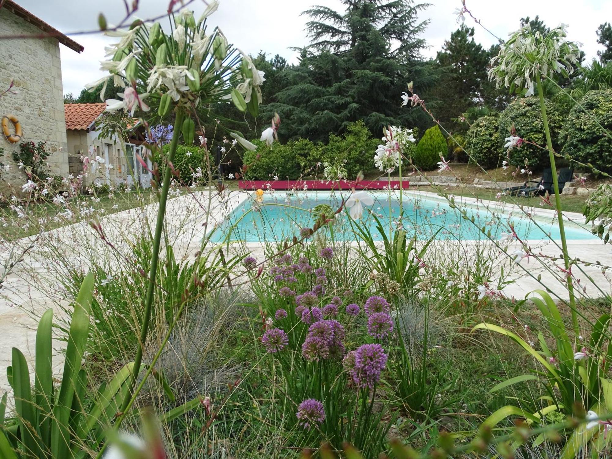 Villa Entiere Du Chateau Lacroix De Civrac 3 Ch, 3 Sdb, Piscine Xxl,Sauna, 4 Etoiles,7 Pers Экстерьер фото