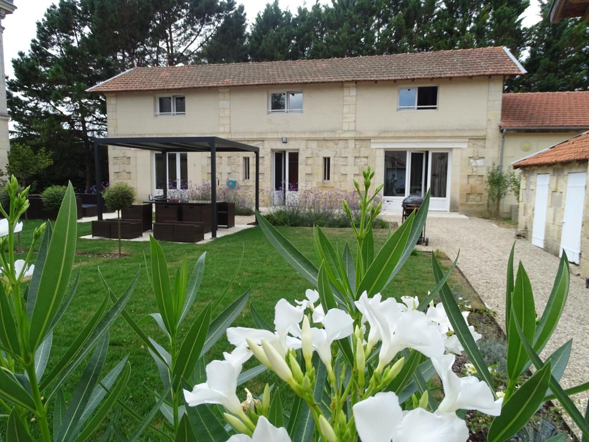 Villa Entiere Du Chateau Lacroix De Civrac 3 Ch, 3 Sdb, Piscine Xxl,Sauna, 4 Etoiles,7 Pers Экстерьер фото